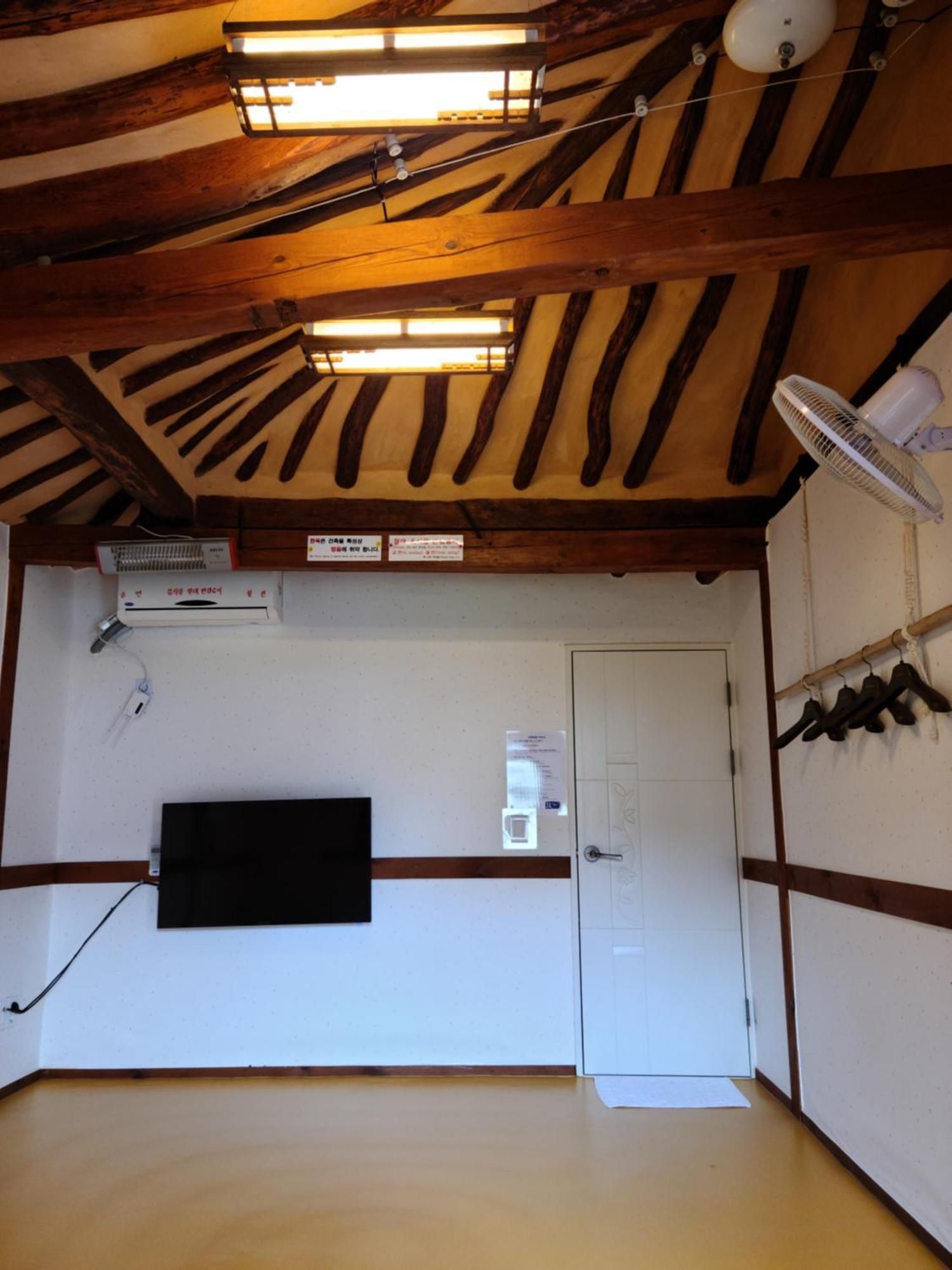 Hanok Raon Кьонджу Екстер'єр фото
